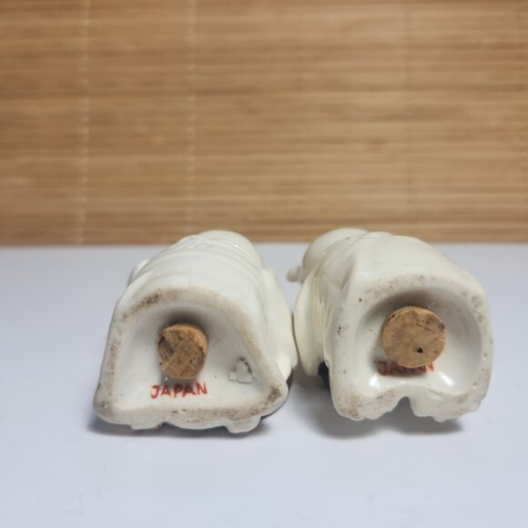 Vintage Pig Salt and Pepper Shakers Pigs Playing Instruments Cork Stoppers Japan - Picture 6 of 6
